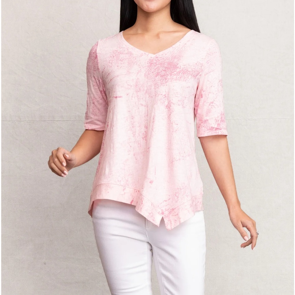 New Habitat sea spray diagonal hem V neck.